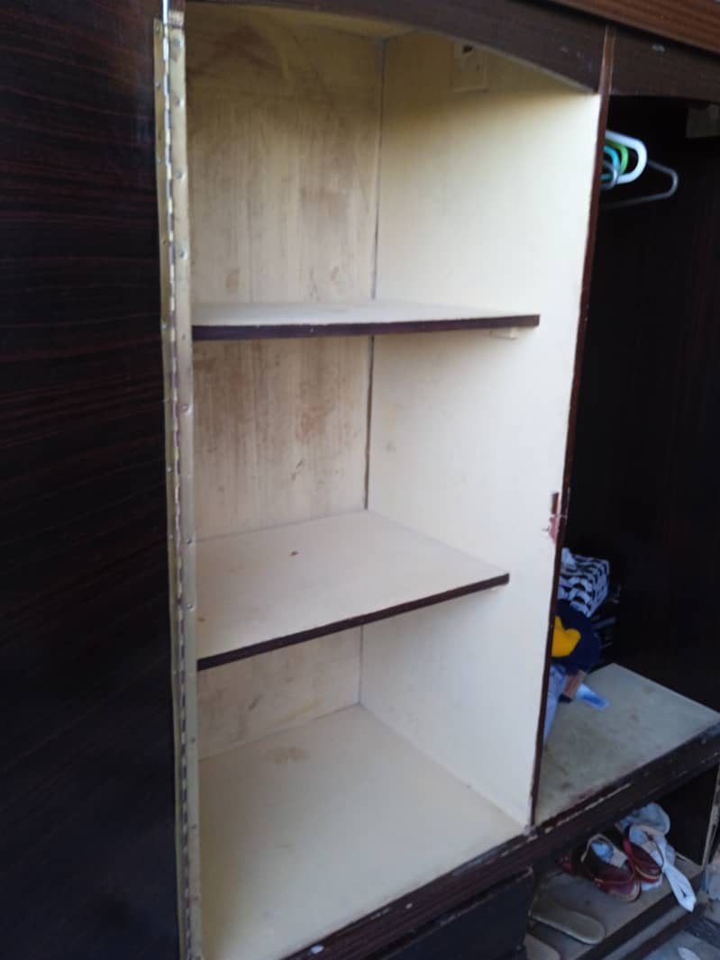 Wardrobe/cupboard for sale in good condition 2