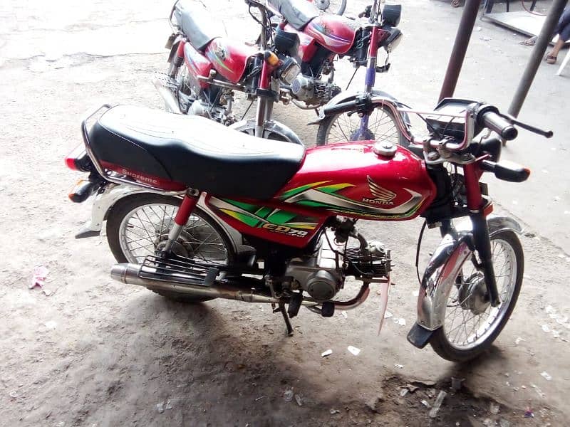Honda cd70 fit bike Faisalabad number 12model ha total original ha 1