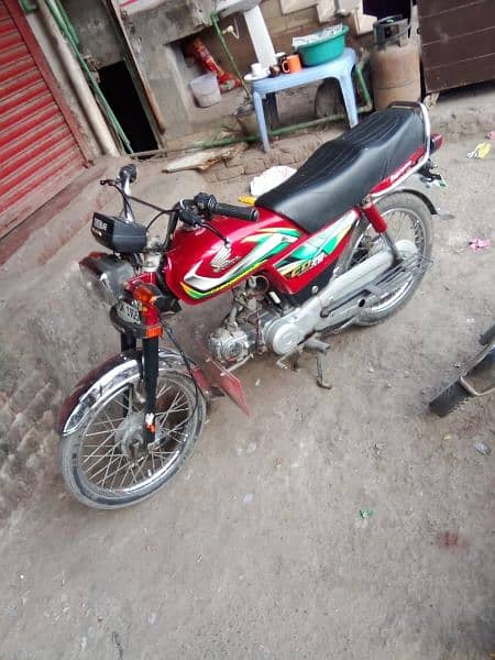 Honda cd70 fit bike Faisalabad number 12model ha total original ha 5