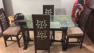 Dinning table almost new condition