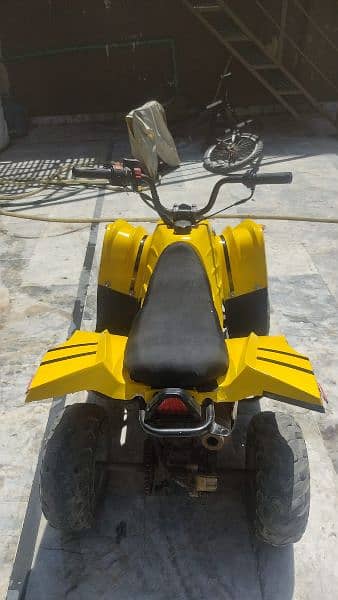 quad bike for sale in good condition and good performance 4