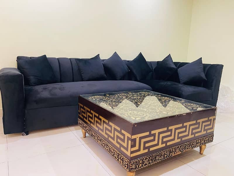 One bed Luxury appartment on daily basis for rent in bahria town Lhr 8