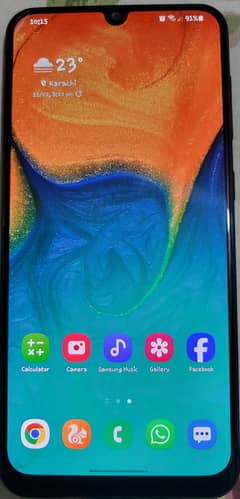 Samsung Galaxy A30 in 9/10 condition official approved with box
