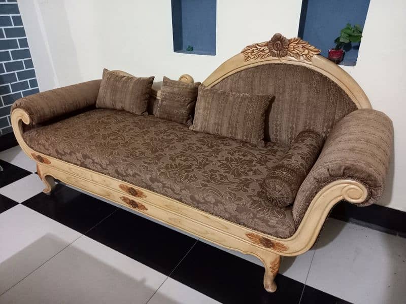 Sofa Dewaan for Sale in Pakistan 1