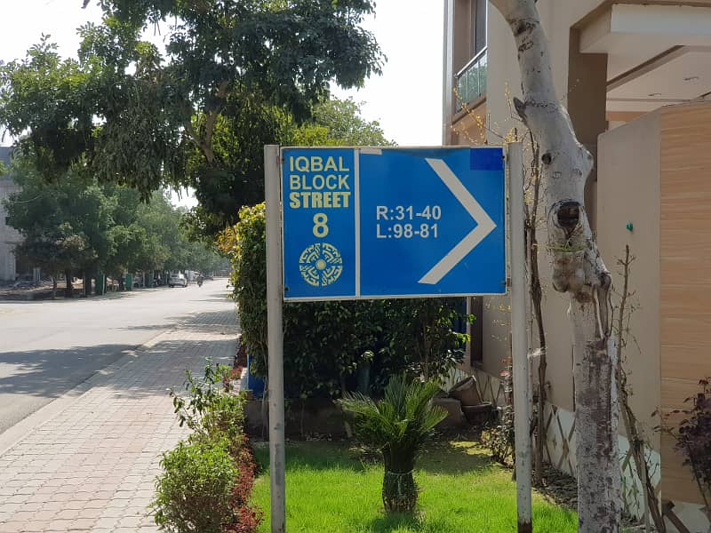 10 Marla Plot For Sale In Talha Block Bahria Town Lahore 1