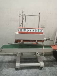 packing machine with sealer