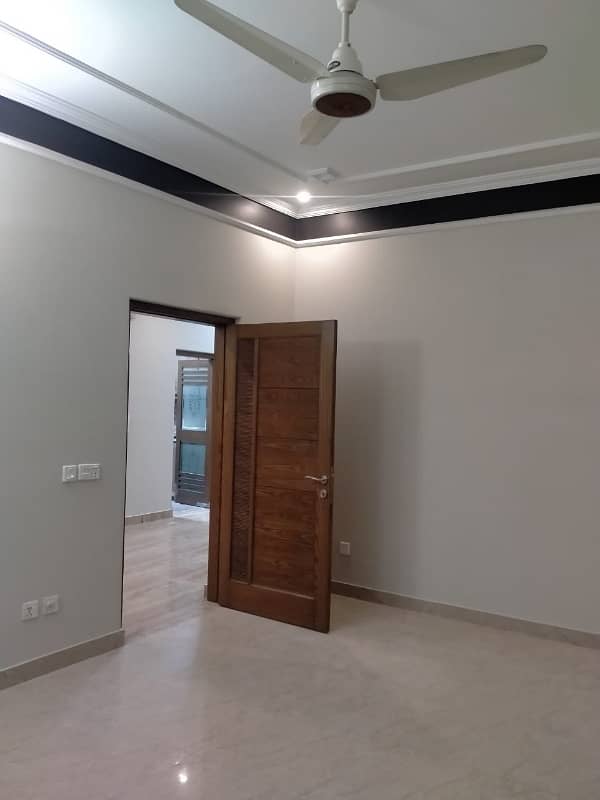 brand new Uper portion for rent with gas 3 bed master +tv loan kechin and daring room original pics 17