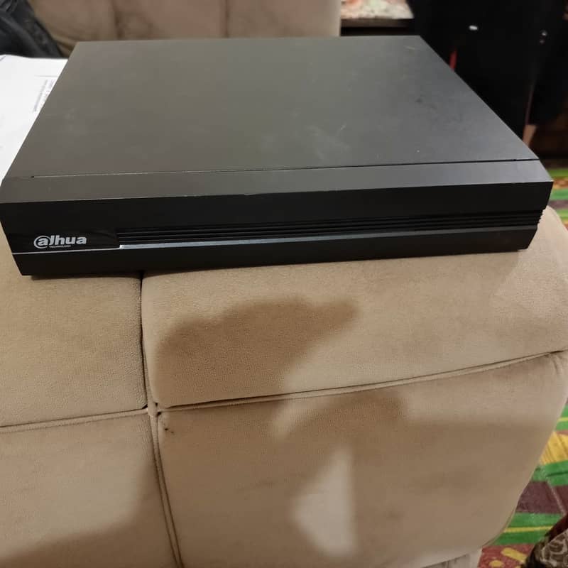 16 chamal DVR with 4Tb hard drive 3