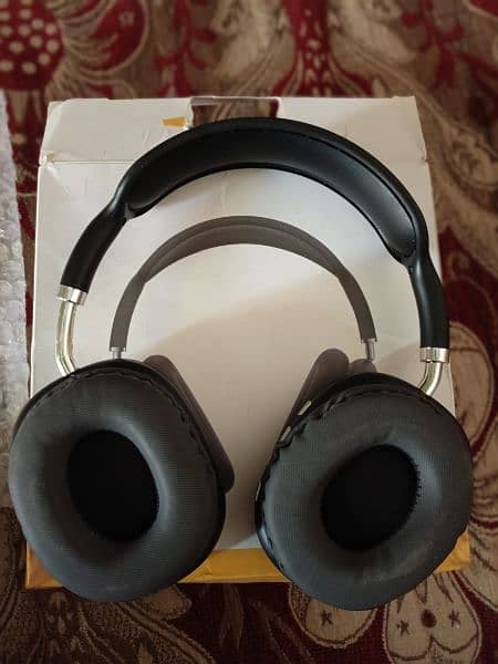 Wireless headphones 1