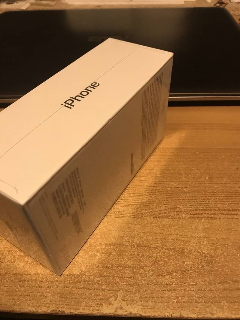 Apple iPhone 7 - BRAND NEW (Only one in stock) (FU, INACTIVE/Non-PTA) 2