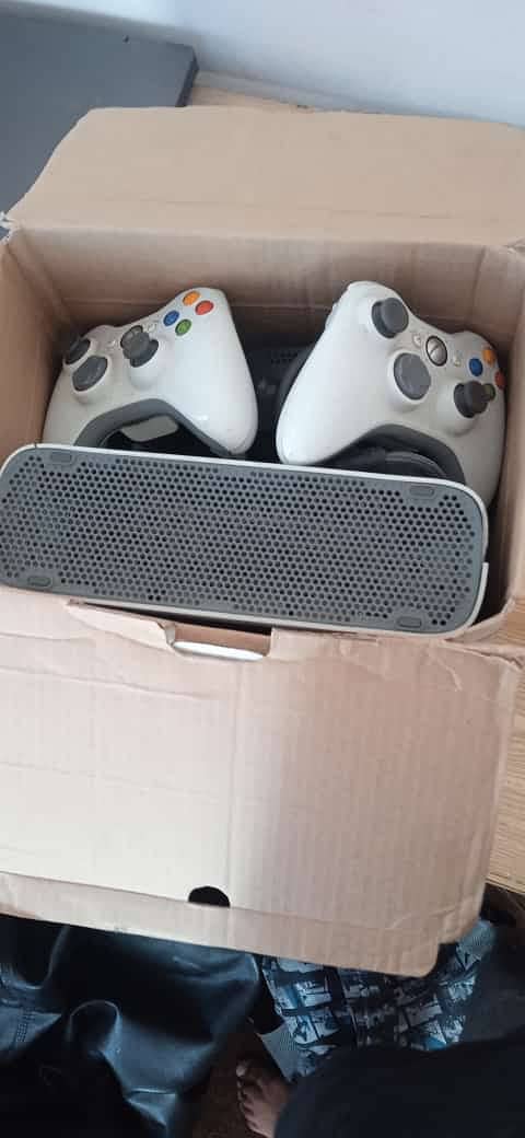 xbox 360 available for sale urgent anyone interested come inbox 1