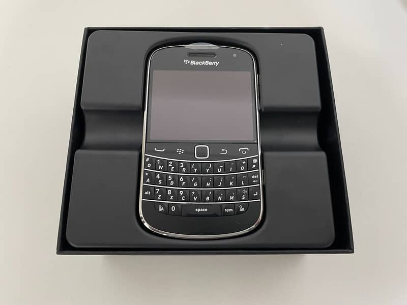 BlackBerry BOLD 9900 (BRAND NEW/Pinpacked/Factory Unlocked/NON-PTA) 3