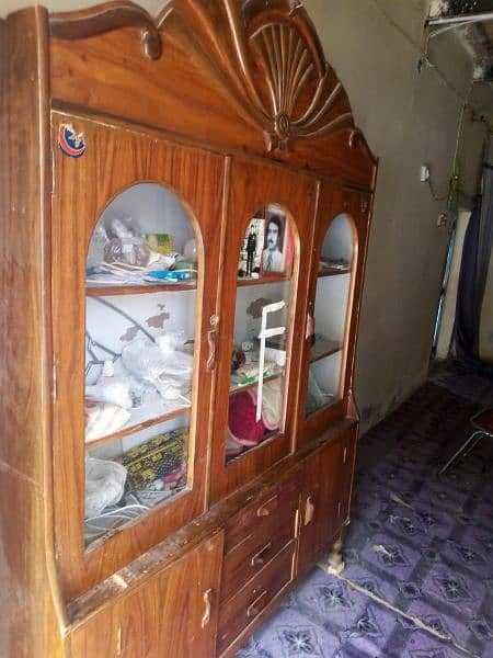 3 door Wooden almari for sale urgent 1