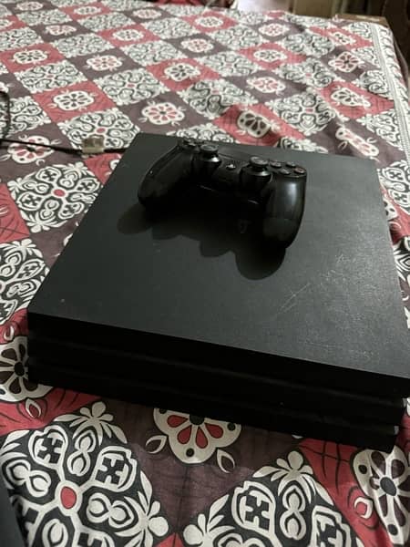 PS 4 pro with 2 controllers 4
