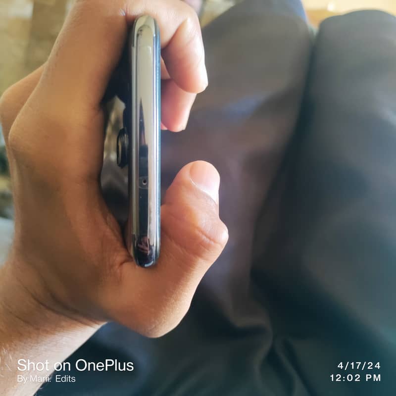OnePlus 7  . 5