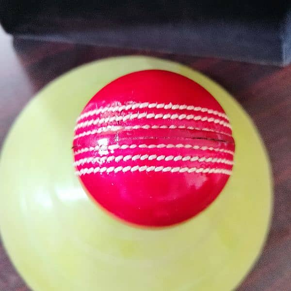 cricket ball 0