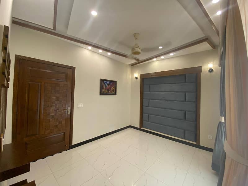 5 Marla House for Sale in Overseas Enclave Bahria Town Lahore 3
