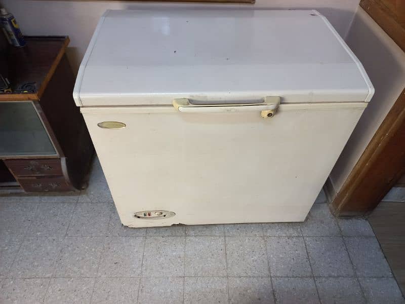 waves deep freezer in perfect working condition 1
