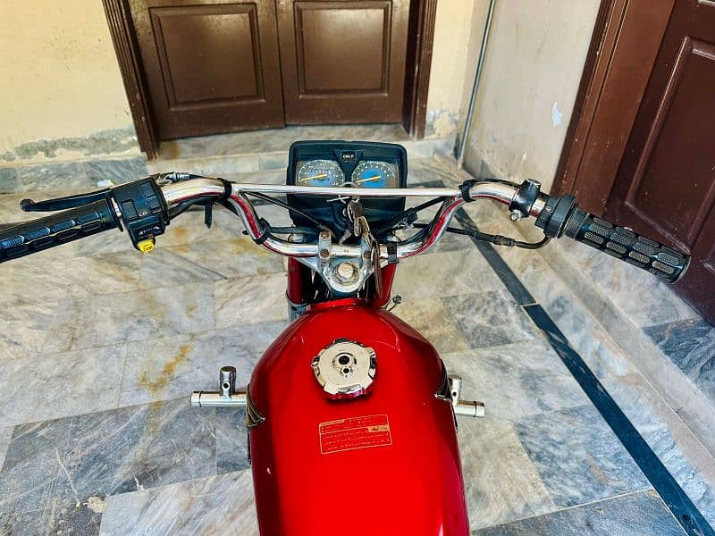 Gift for Honda 125 lovers i lush condition 1