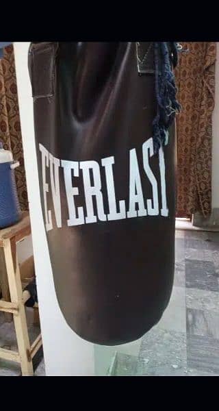 boxing bag in very cheap price length:24 inch. width :34 inch 1