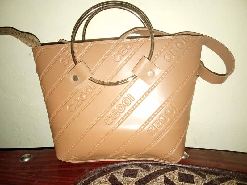 Shoulder bags available 2 designs wholesale price 1
