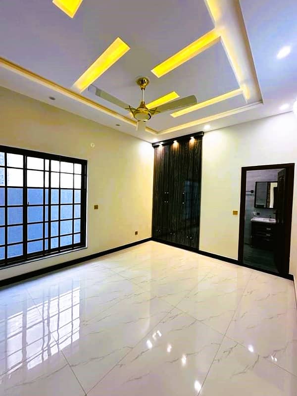 10 Marla House For Sale In Sector E Bahria Town Lahore 3