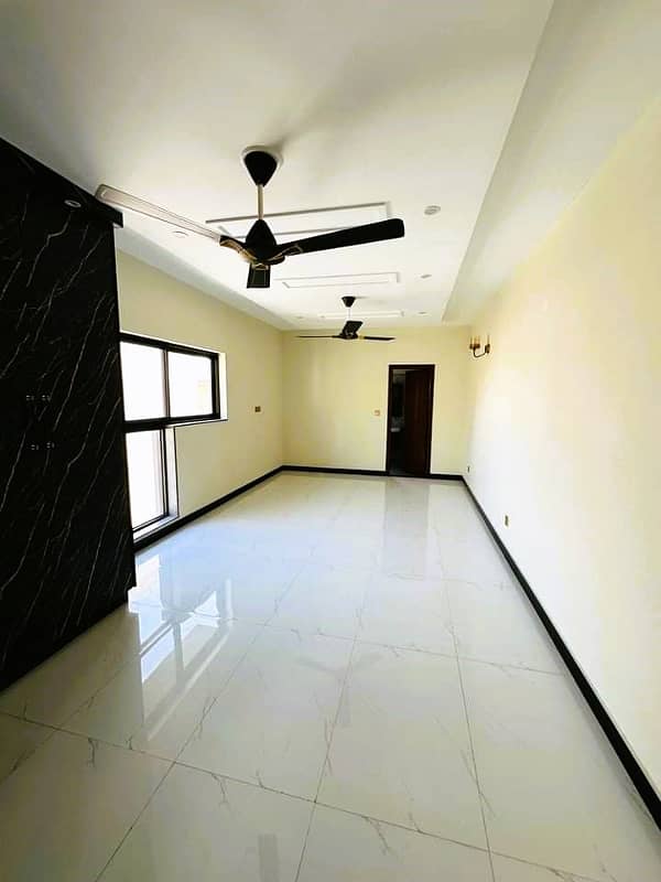 10 Marla House For Sale In Sector E Bahria Town Lahore 5