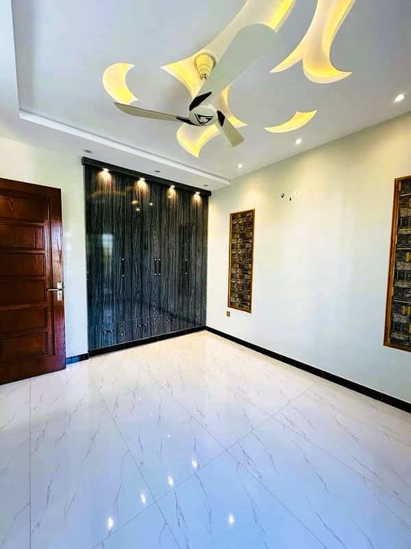 10 Marla House For Sale In Sector E Bahria Town Lahore 9