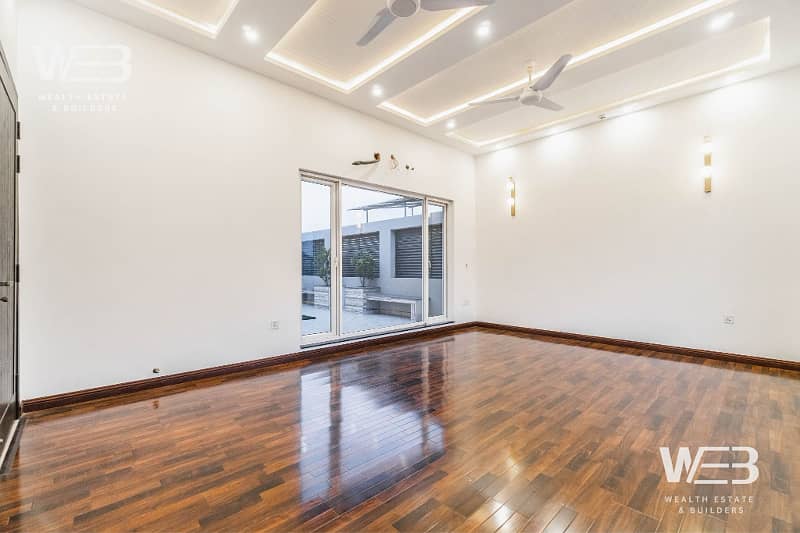 Newly Build 1 Kanal Facing Park Villa With Full Basement For Sale in Phase 6 25