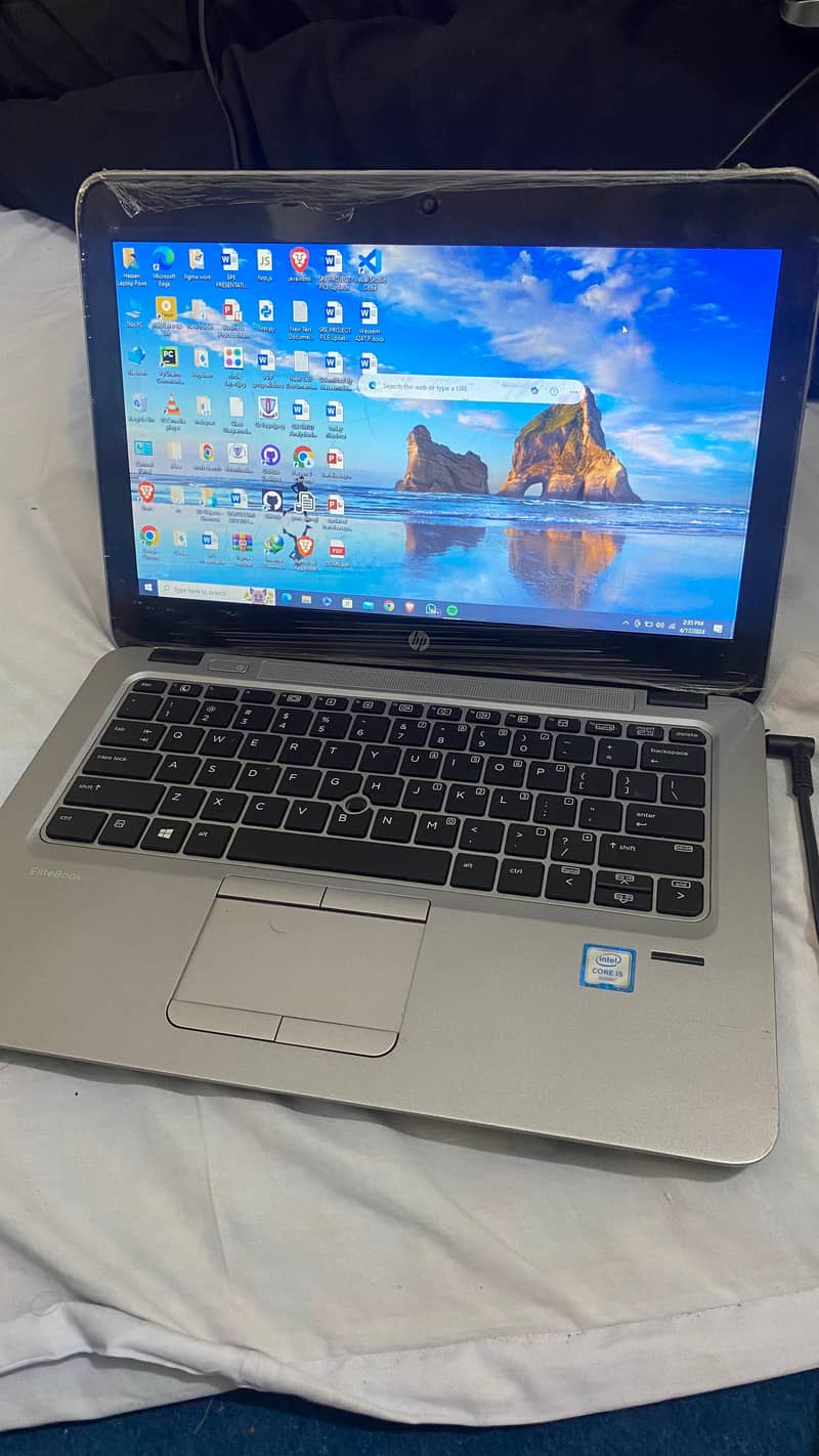 Core i5 6th Generation Hp laptop G2 820 (Condition 10/10) 4