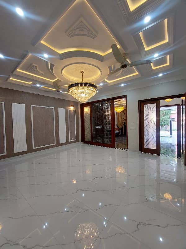 10 Marla House For Rent In Sector B Bahria Town Lahore 5