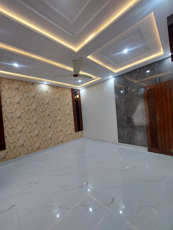 10 Marla House For Rent In Sector B Bahria Town Lahore 13