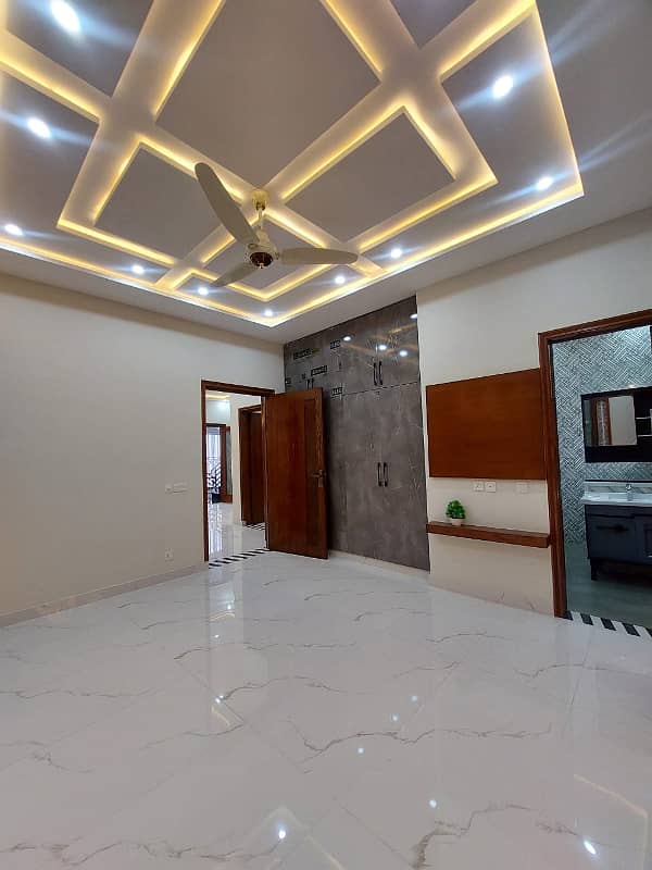 10 Marla House For Rent In Sector B Bahria Town Lahore 23