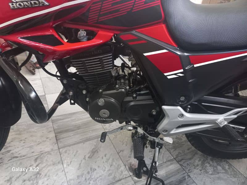 Honda CB150F 8