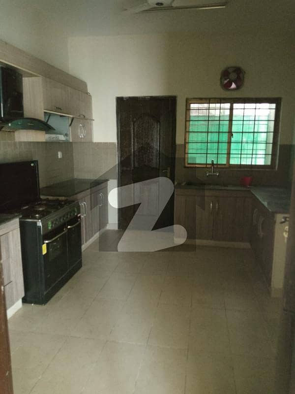 10 Marla Brand New Apartments For Rent In Askari 11 3