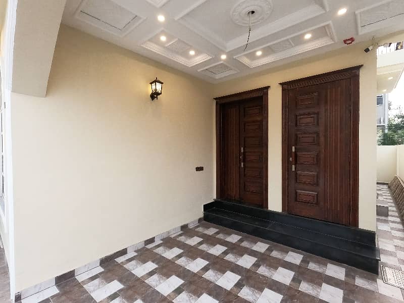 A Great Choice For A Corner 5 Marla House Available In DHA 11 Rahbar Phase 2 - Block H For Sale 8