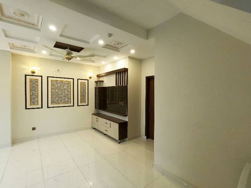 A Great Choice For A Corner 5 Marla House Available In DHA 11 Rahbar Phase 2 - Block H For Sale 9