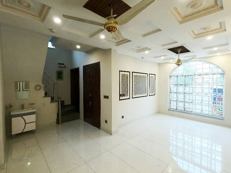 A Great Choice For A Corner 5 Marla House Available In DHA 11 Rahbar Phase 2 - Block H For Sale 10