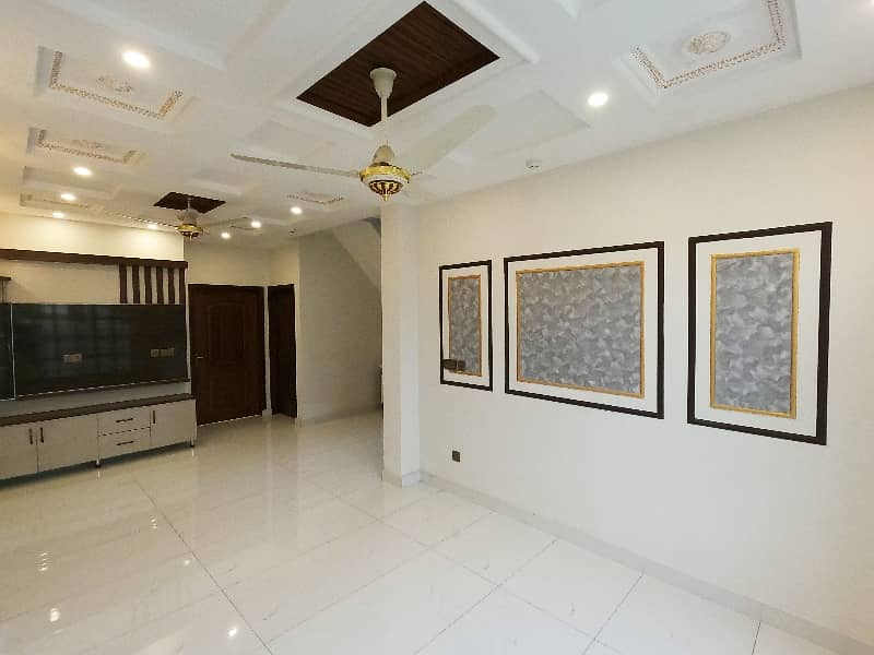 A Great Choice For A Corner 5 Marla House Available In DHA 11 Rahbar Phase 2 - Block H For Sale 12