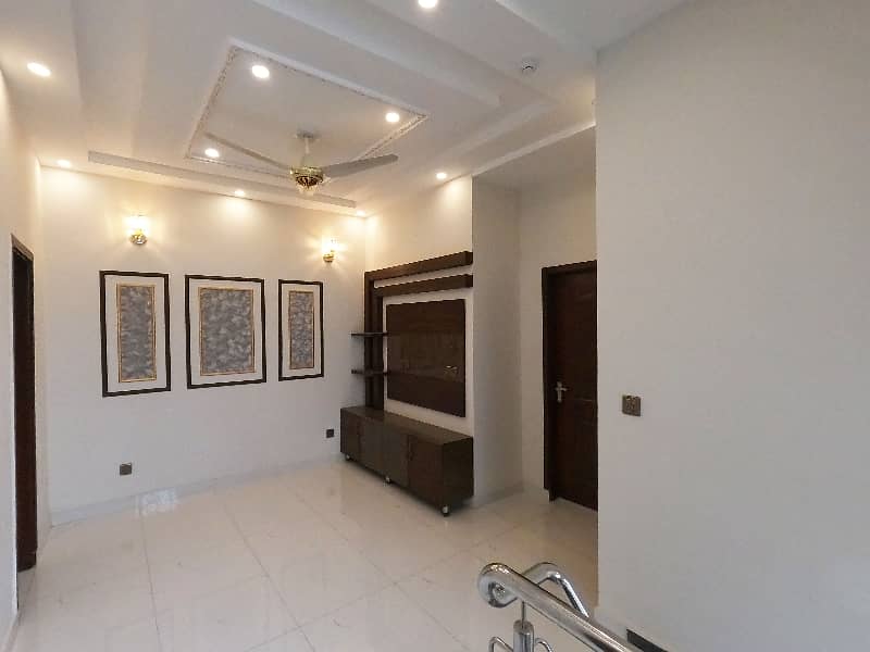 A Great Choice For A Corner 5 Marla House Available In DHA 11 Rahbar Phase 2 - Block H For Sale 19
