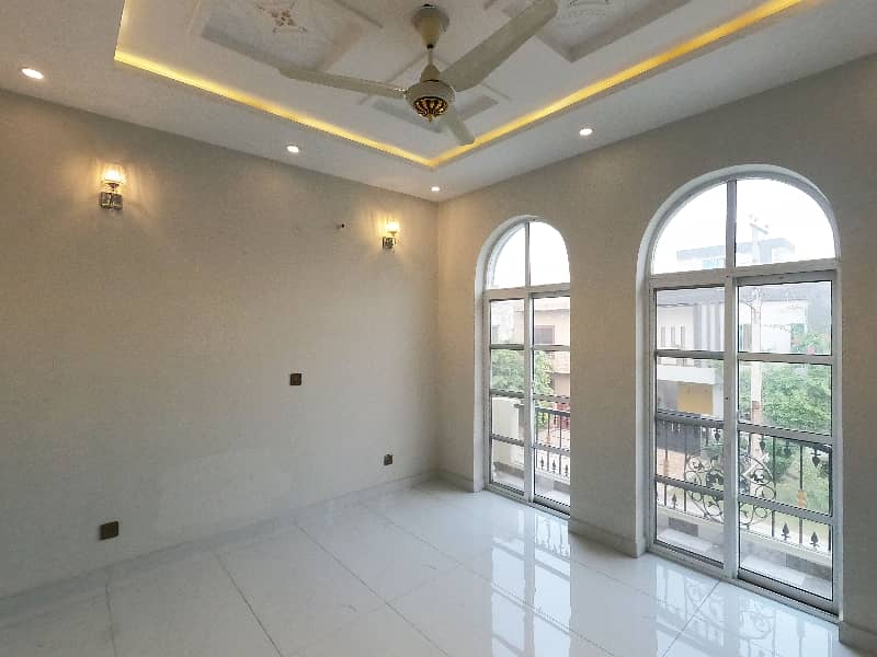 A Great Choice For A Corner 5 Marla House Available In DHA 11 Rahbar Phase 2 - Block H For Sale 22