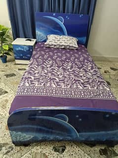 2single bed with wadrobe