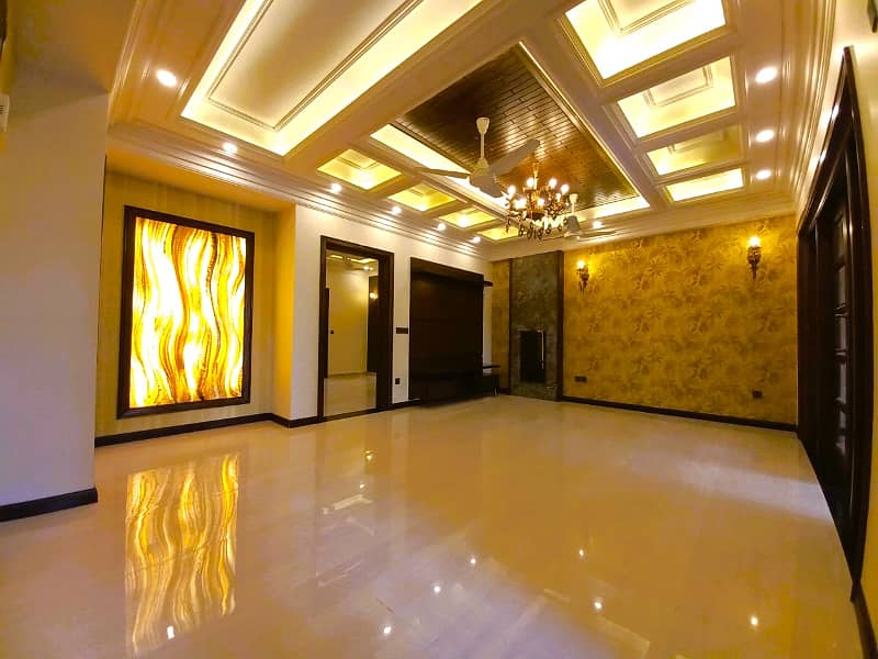 10 Marla House For Sale In Takbeer Block Bahria Town Lahore 14