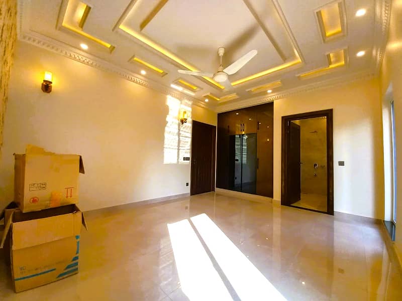 10 Marla House For Sale In Takbeer Block Bahria Town Lahore 22
