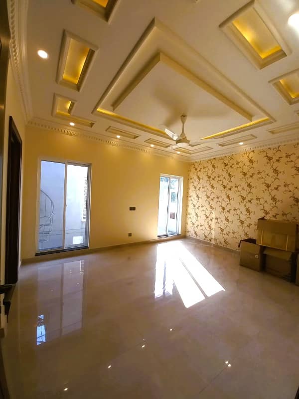 10 Marla House For Sale In Takbeer Block Bahria Town Lahore 25