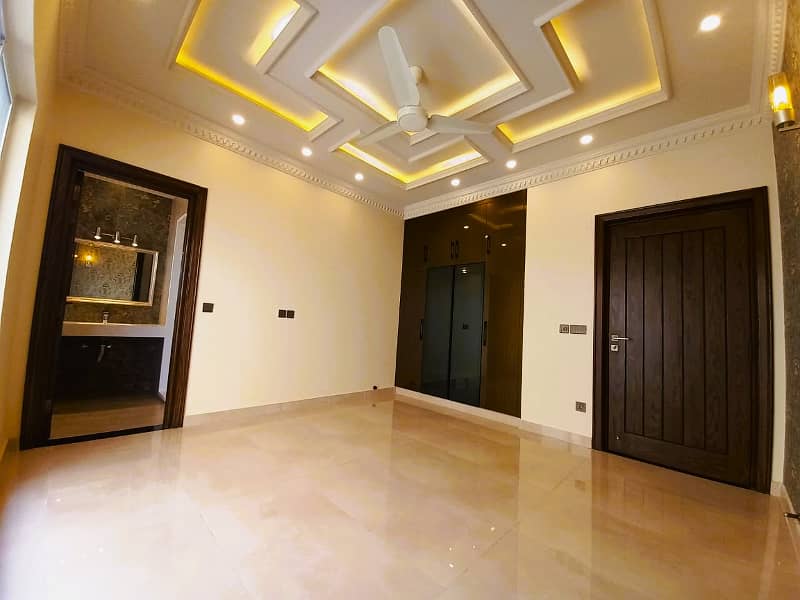 10 Marla House For Sale In Takbeer Block Bahria Town Lahore 27