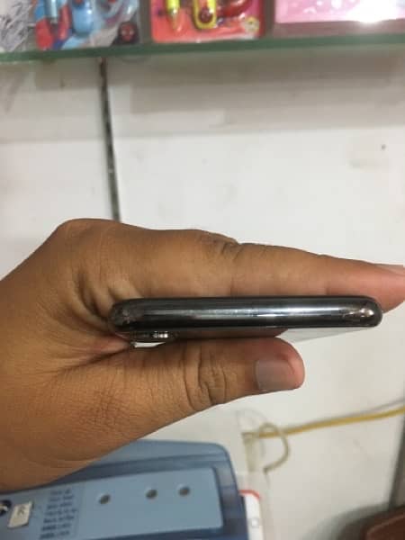 iPhone X Non PTA 3