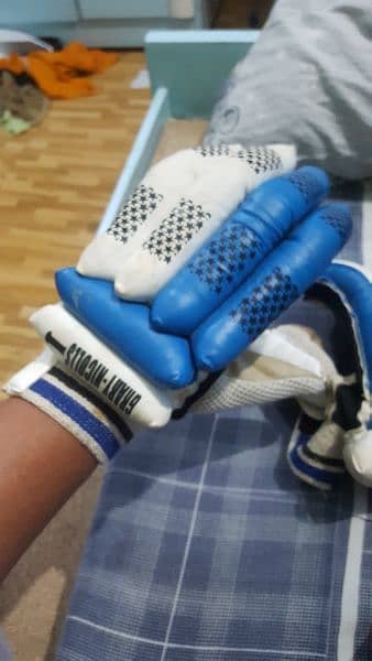 Gray Nicols Gloves 8