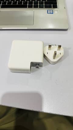 MacBook Pro Charger 0