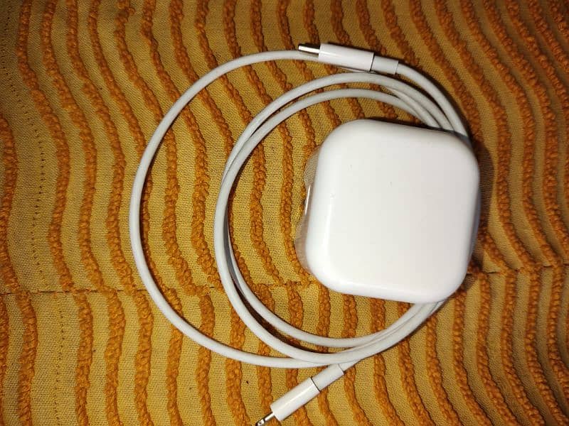Iphone original Charge with apple type C cable 0